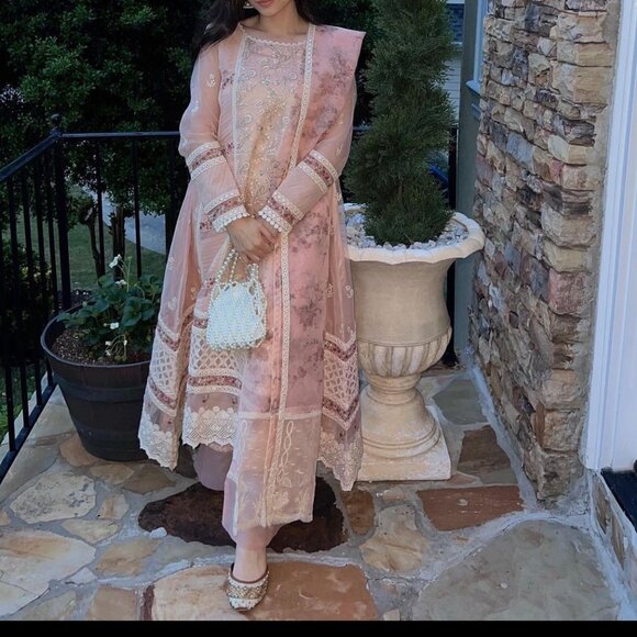 Qalamkar Luxury Pret Liv Eid collection 2023 - Picture 2 of 3